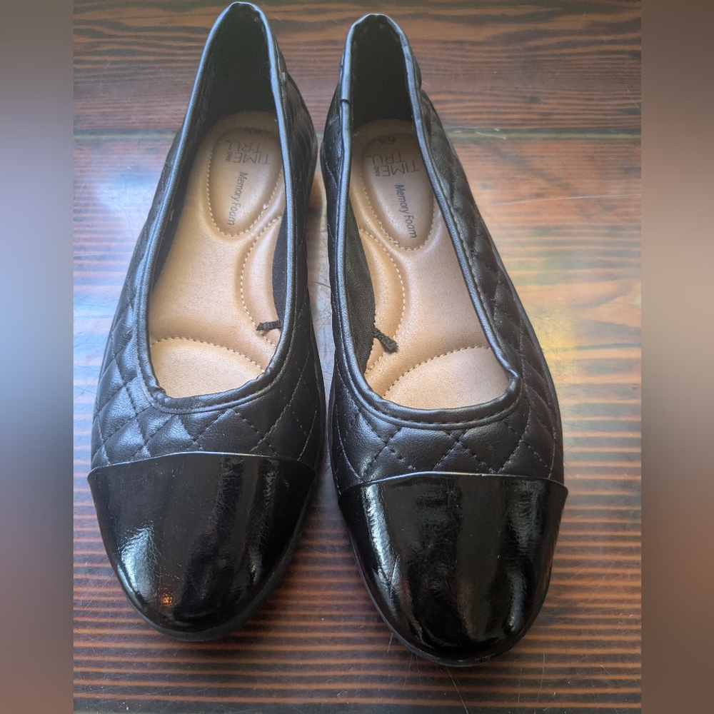 Time and Tru Black Quilted Flats w/ Patent Cap Toe Size 6.5